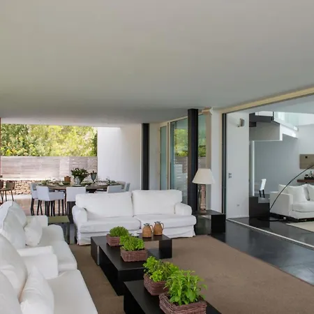 Delux 5 Bedroom Villa *