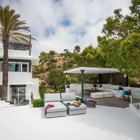 Delux 5 Bedroom Villa